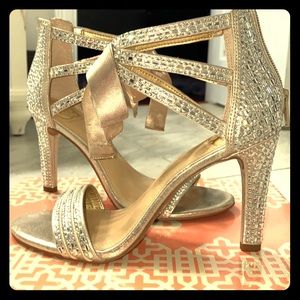Gianni Bini size 8 heels